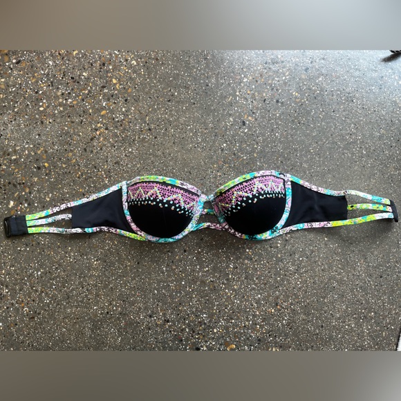 Victoria secret embroidered bikini top - Picture 6 of 7